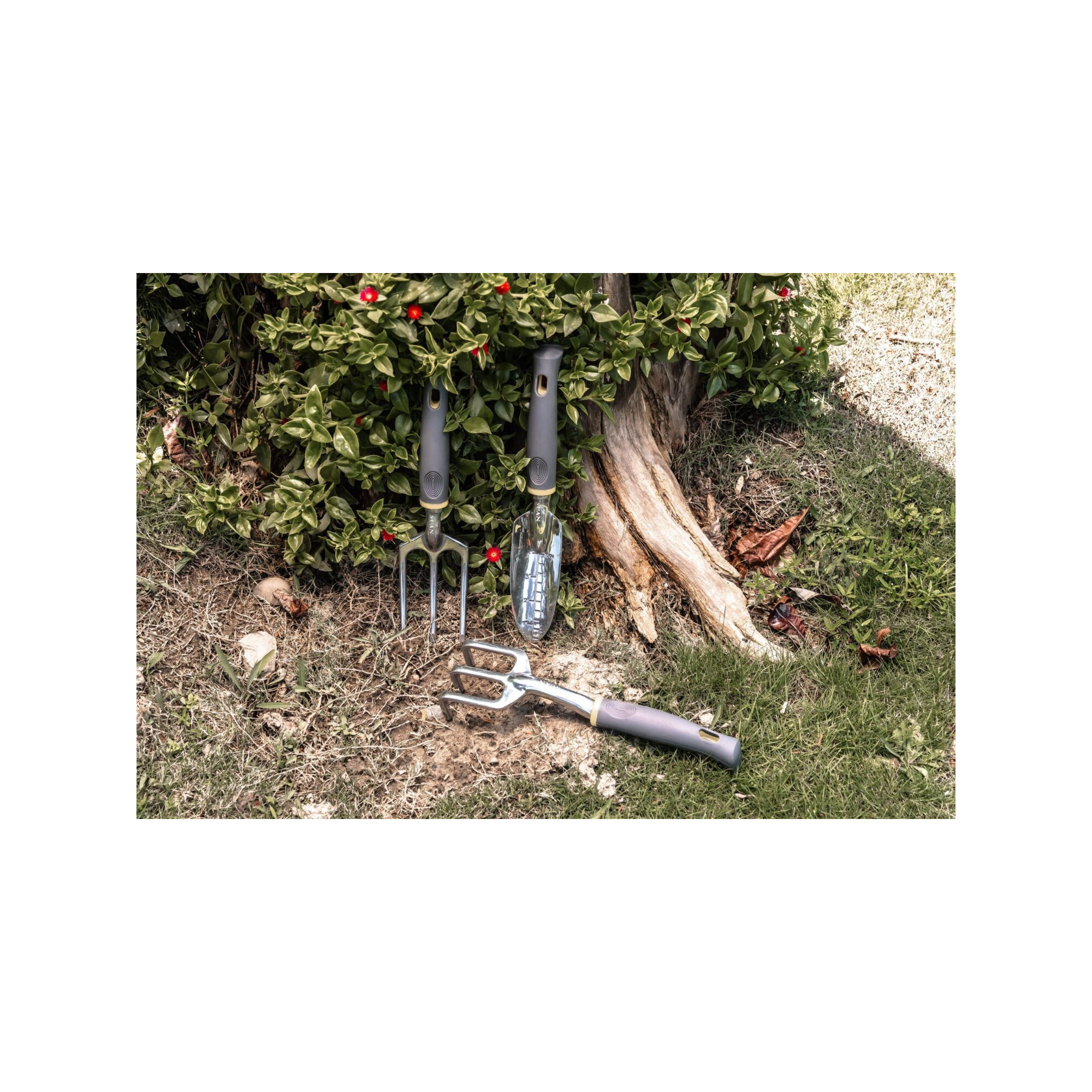 Lot de 3 outils de jardin - Suan - Fourche, râteau à fleurs et transplantoir - En aluminium