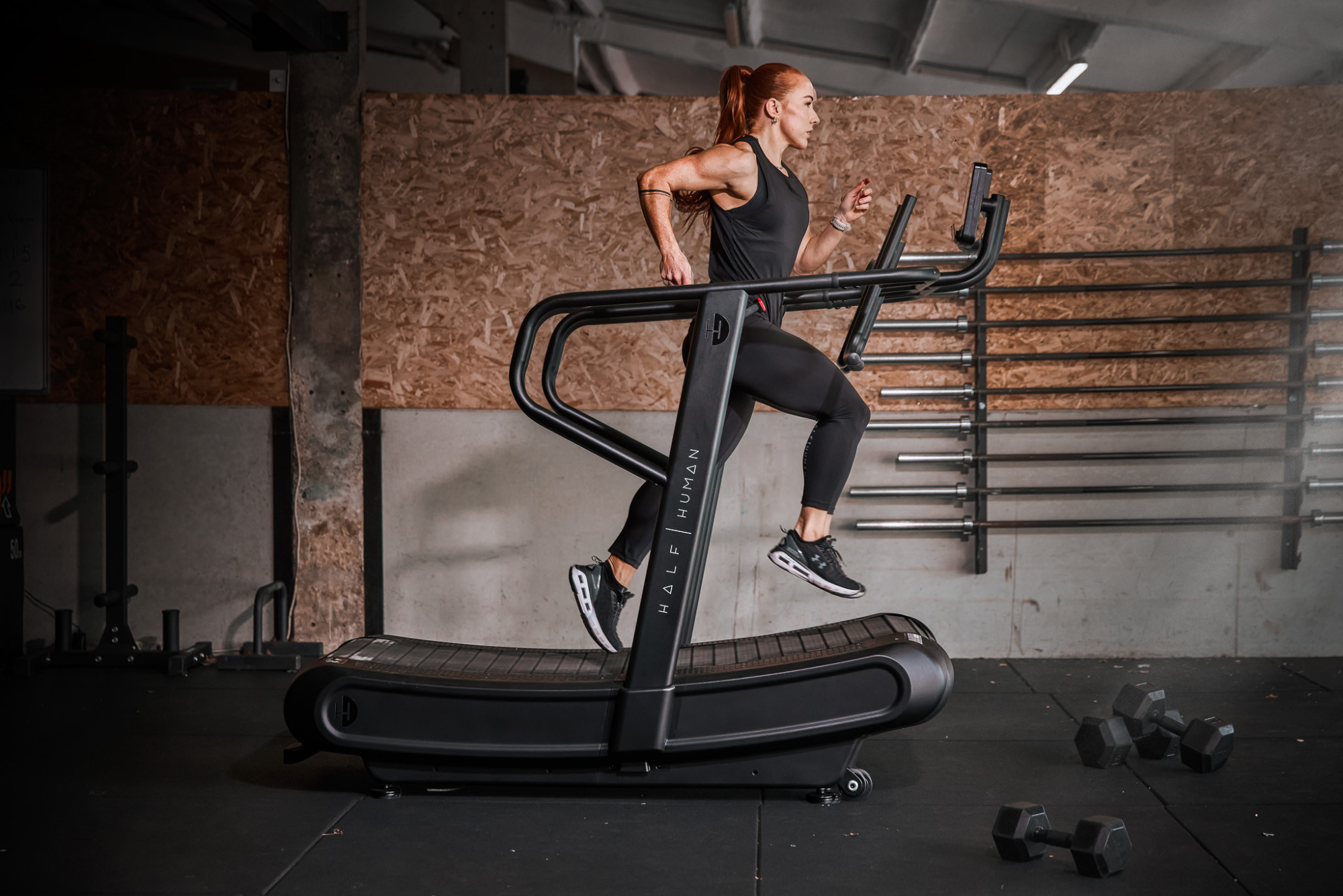 Tapis de course de fitness incurvé - Half Human - Modèle CURVE - Maison/Appartement - Non motorisé et auto-alimenté