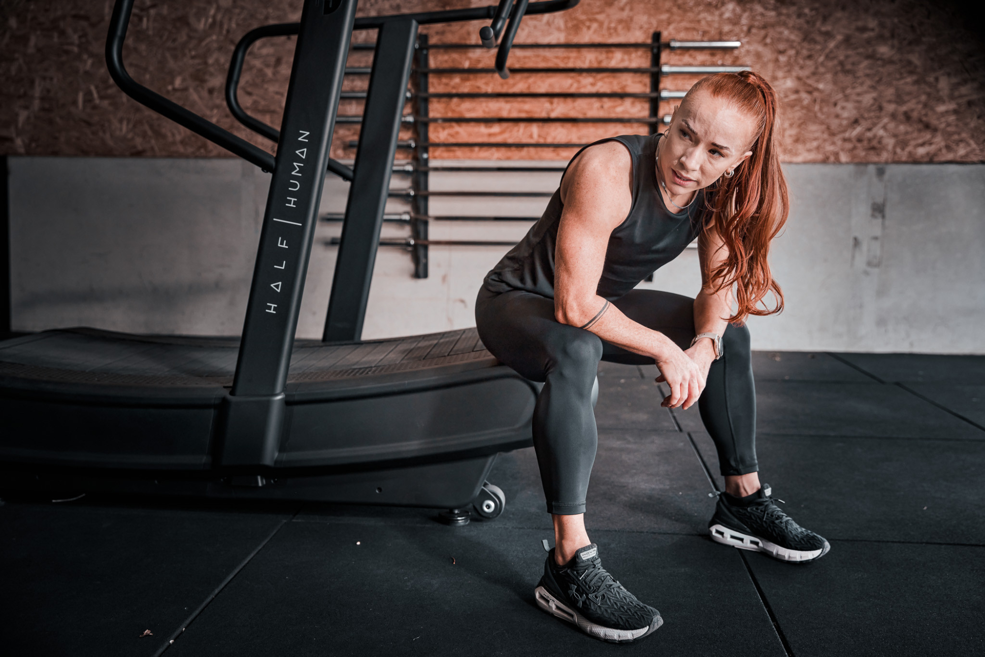 Tapis de course de fitness incurvé - Half Human - Modèle CURVE - Maison/Appartement - Non motorisé et auto-alimenté