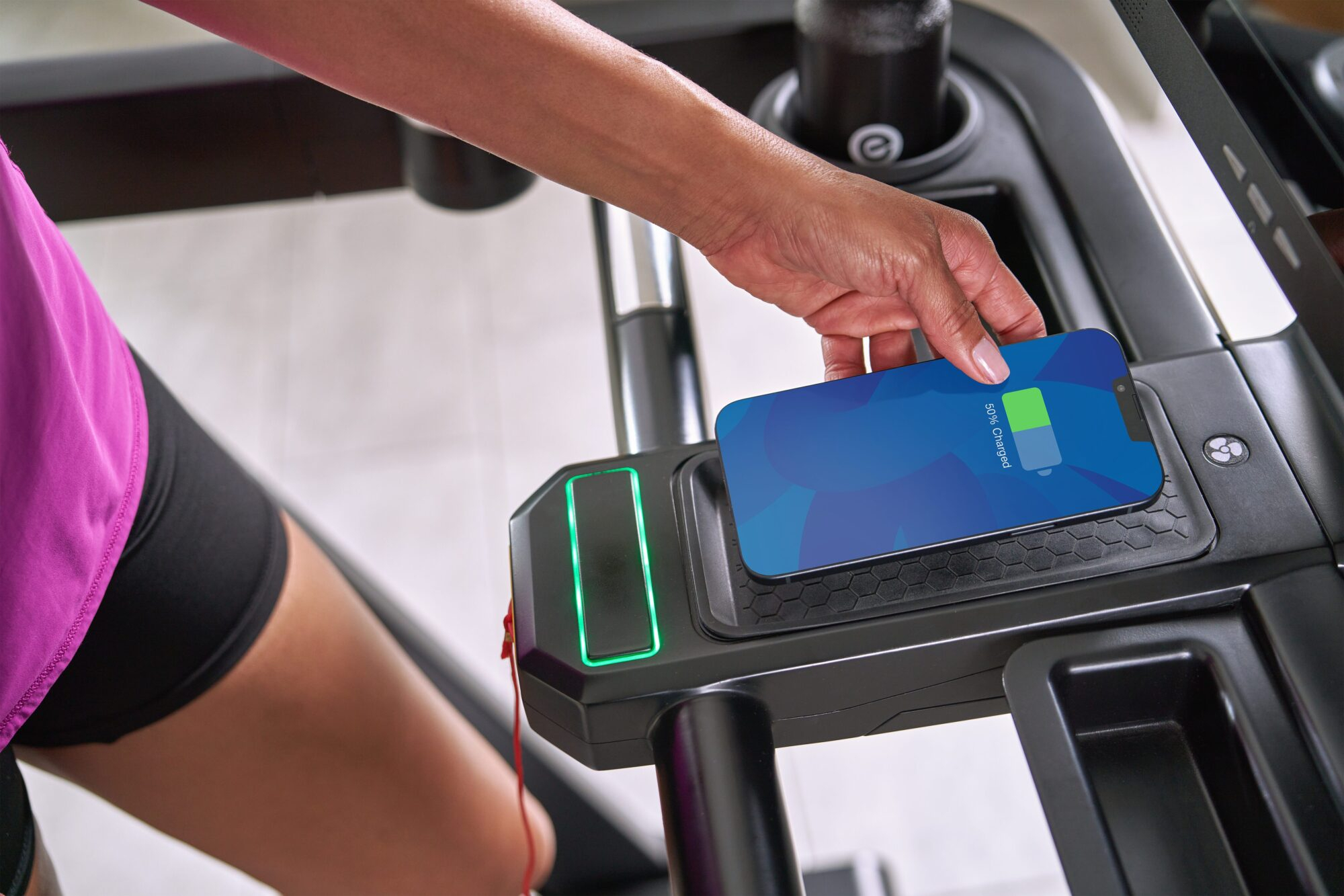 Aangesloten opvouwbare loopband - Model STRIDE 8S-22 - ECHELON - Thuis/Appartement - 22-inch HD-draaibaar scherm