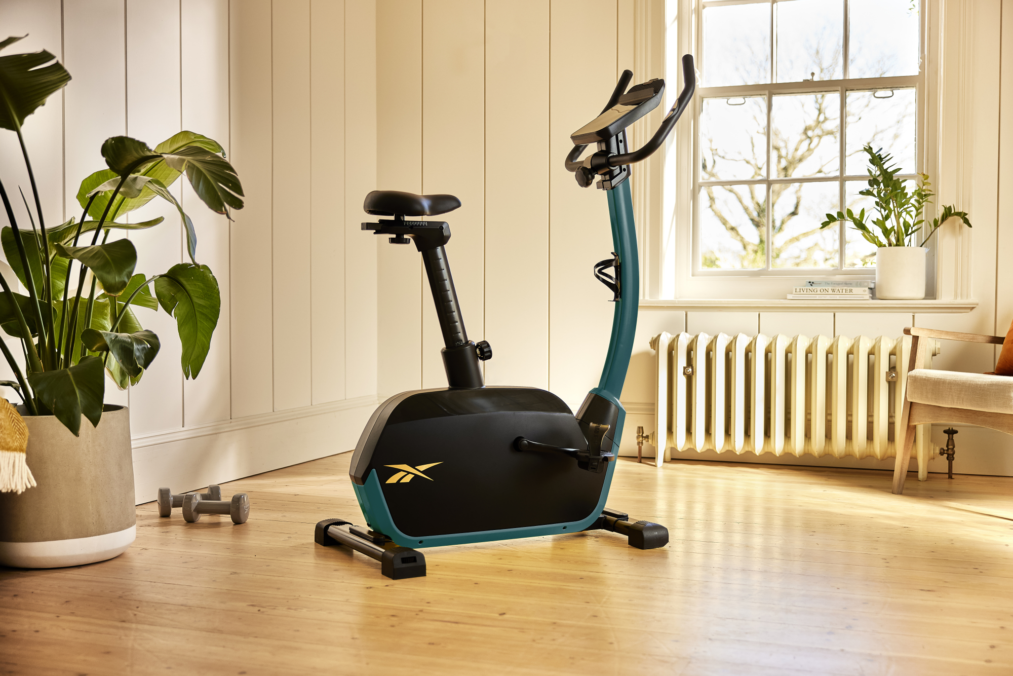 Reebok Fitness Ergometer Fiets - - Thuis/Appartement - Model FR30 - 9 KG Vliegwiel - LED Aanraakscherm