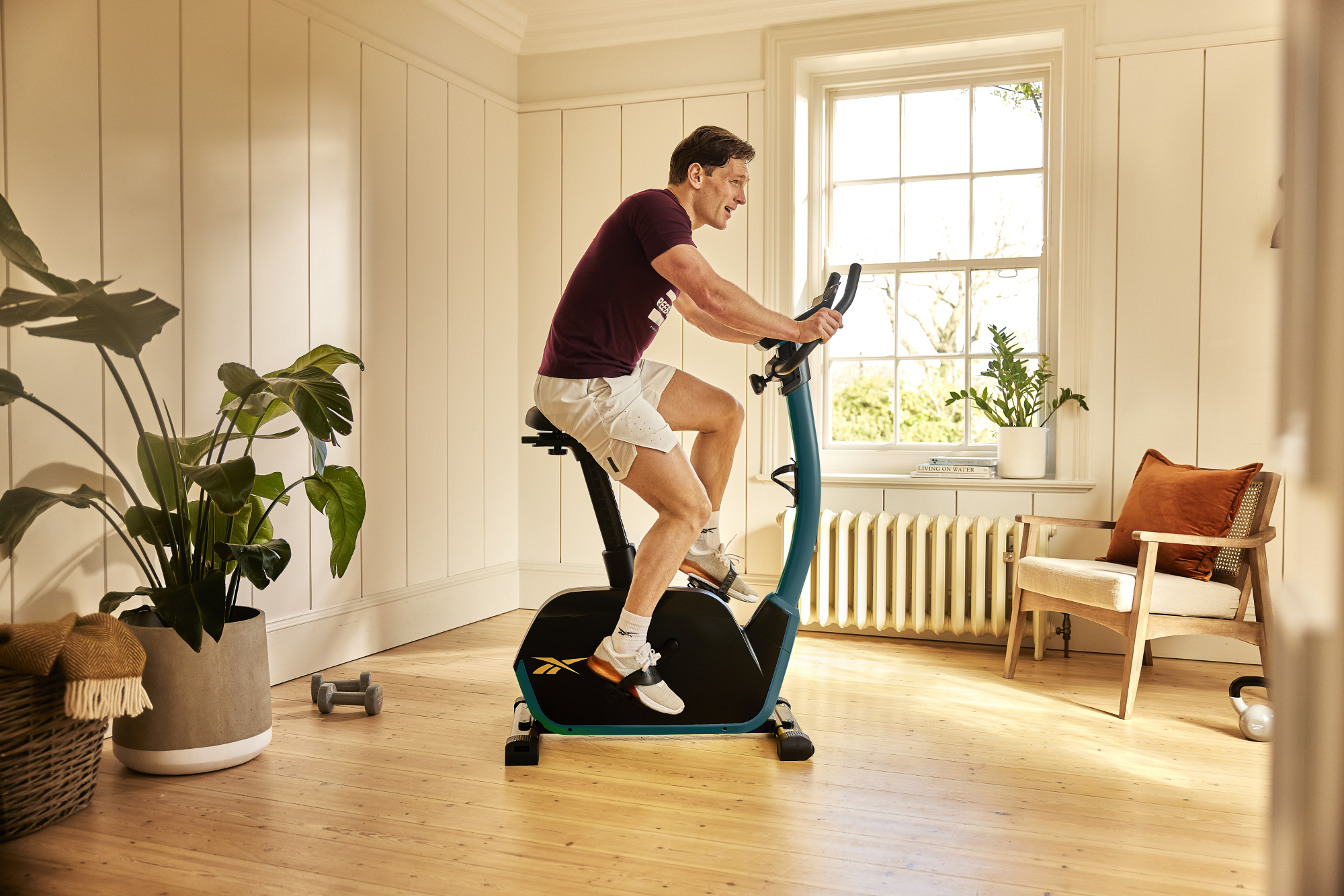 Reebok Fitness Ergometer Fiets - - Thuis/Appartement - Model FR30 - 9 KG Vliegwiel - LED Aanraakscherm