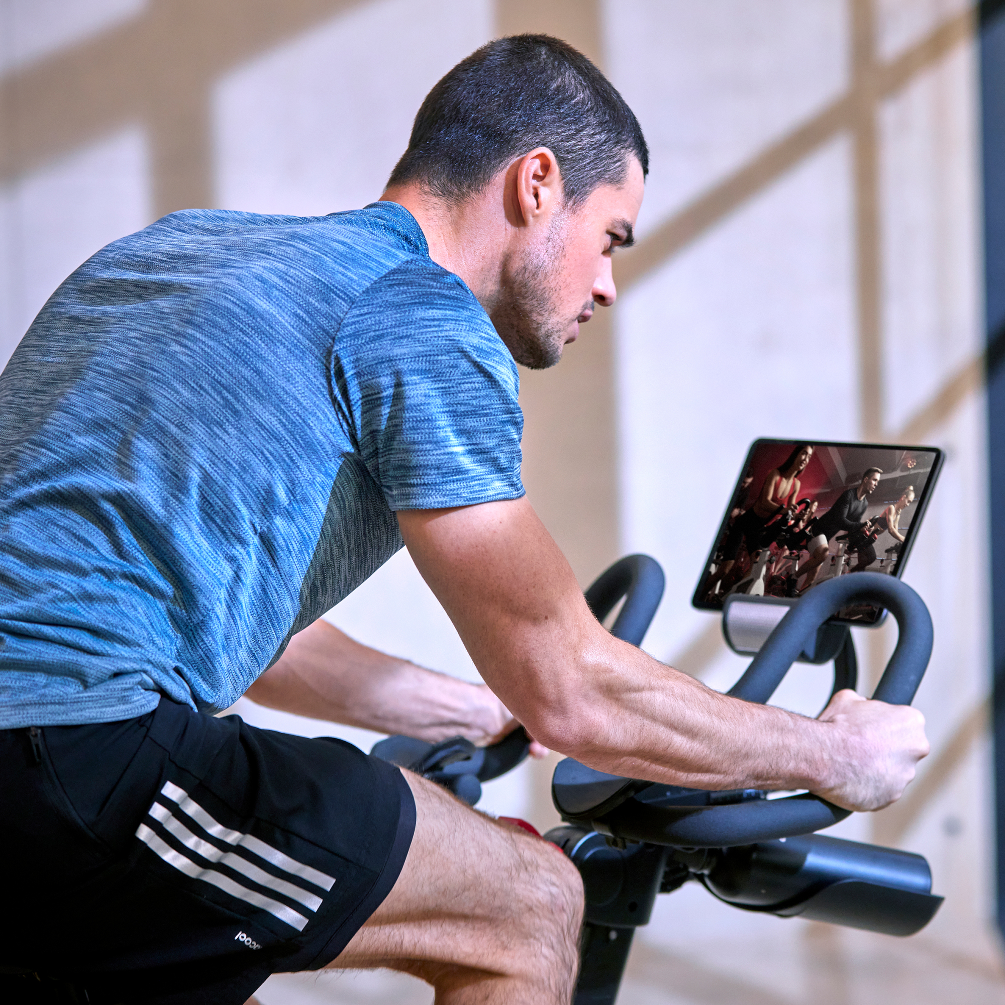 Adidas Ergometer fitnessfiets - - Thuis/Appartement - Model C-21x - Traagheidswiel 16 KG - LED-scherm