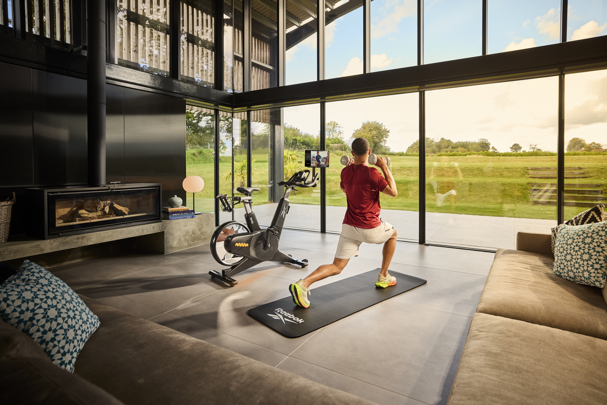 Reebok Spinng Bike fitness Ergometer - - Thuis/Appartement - Z-Tech model - Traagheidswiel 13 KG - LED scherm