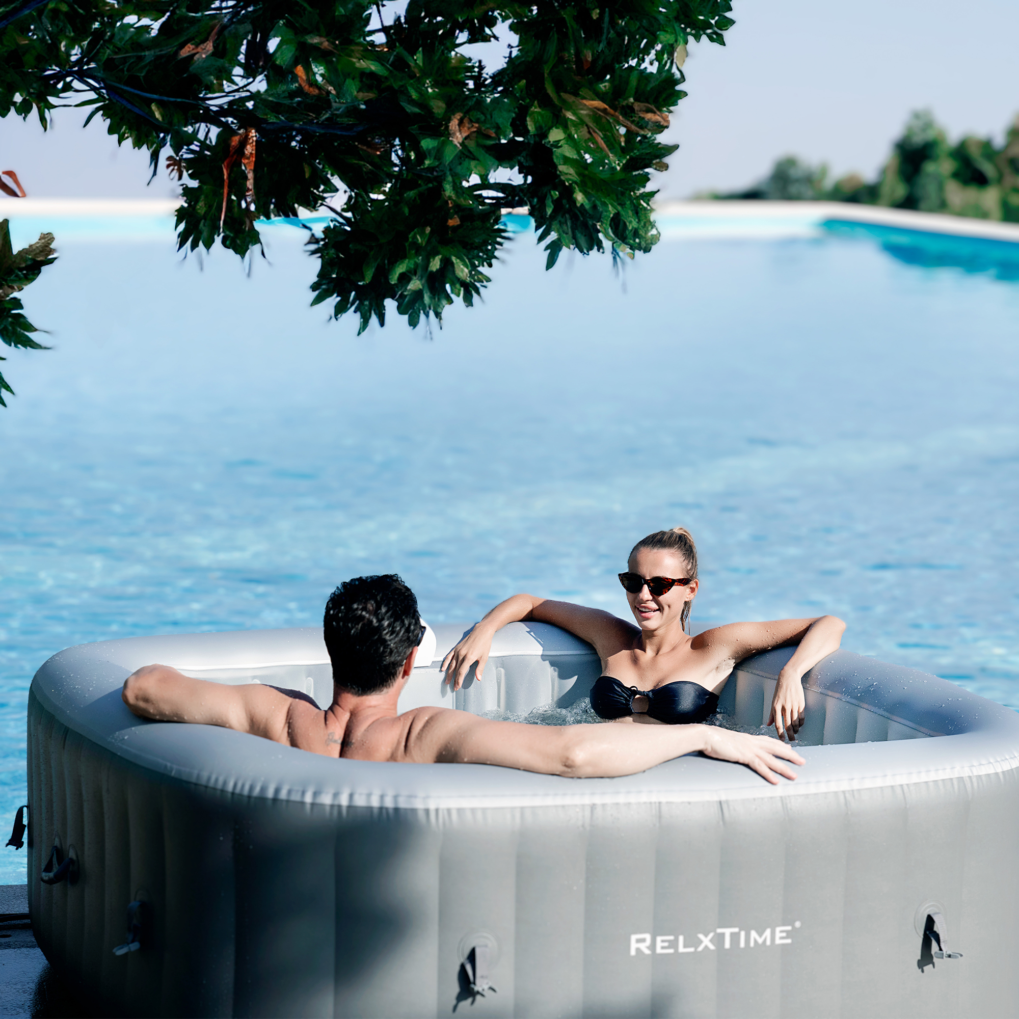 Spa gonflable 4 places carré - RELXTIME - 130 Jets - Gris - Filtre et bâche inclus